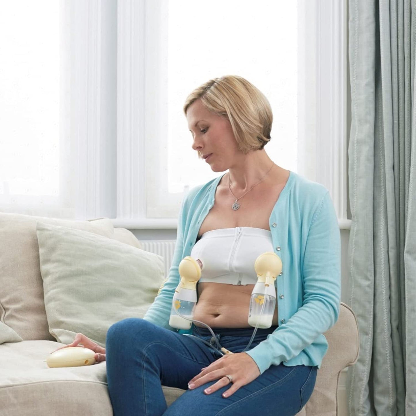 Medela Easy Expression Bra, enables hands-free expression of Breast Milk (Easy Expression Bustier) - White, - Baby Bliss